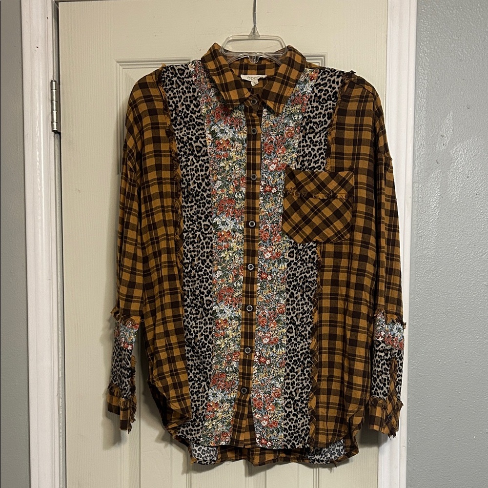 Get🕶️15%off+$4.99🚢 Oddy multi print shirt plaid floral animal print NWT